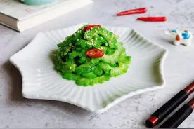凉拌苦瓜有窍门，清脆爽口一点都不苦，清热解暑，适合伏天吃图片