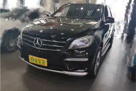 五年的奔驰残值只剩四分之一，原车主抹着眼泪送走，what？图片
