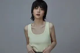 谭松韵短发造型鬼马俏皮 雀斑妆颠覆既定印象图片