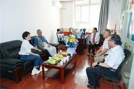董事长丁晶、校长崔智林教师节看望慰问名誉校长孙天义教授图片