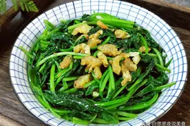 红薯叶美味营养，却不要直接下锅炒，学会这1招，出锅又青又脆图片