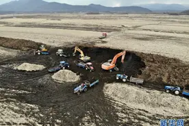 黑龙江五常黑土地遭盗挖 田地现在啥样，这里为何卖土不种粮？图片