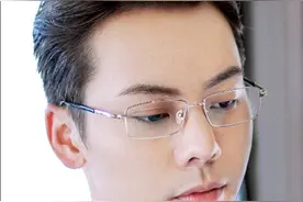发型影响颜值，看陈伟霆就知道图片