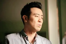 于和伟结婚28年妻子罕露面！曾因“穷”被拒婚，如今实力证明自己图片
