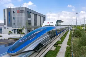 “贴地飞行”的磁悬浮列车问世，英国网友哀叹：我们永远无法拥有图片