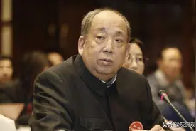 河南首富的传奇：从赤脚医生到防疫站科长，如今账上躺着500亿图片
