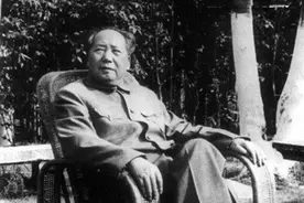 1965年，卫生部部长汇报工作，毛主席当场发怒，于是有了赤脚医生图片