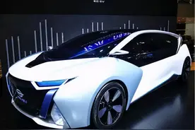 长江汽车4年烧光51亿，濒临淘汰！李嘉诚加持都无法拯救？图片