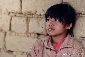 变形记最美农村女孩：被富豪认作干女儿和城市哥哥同住，现状如何图片