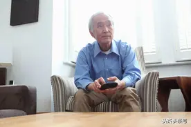 85岁老人坦言：请住家保姆伺候养老，就是一场残酷无情的金钱交易图片