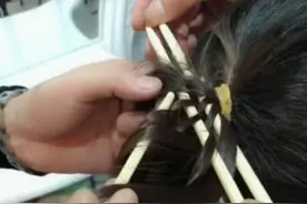 女孩用600根筷子编头发，全部编好后，让人眼前一亮图片