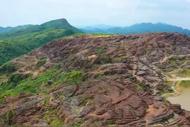 贵州发现5亿年前的红石林，2000亩如同火星地貌，实在太震撼了图片