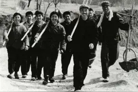 那位曾轰动一时的“白卷英雄”张铁生，47年过去，现今情况如何？图片