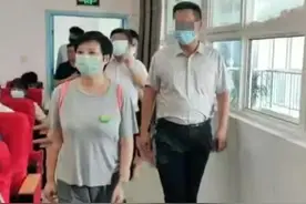 48岁袁立让人看愣！一身大妈装身材臃肿肥胖好邋遢，70后女星少见图片