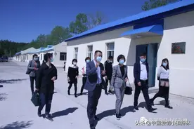 行署“千人进千企惠万户送政策”服务队深入新林区开展送政策服务活动行动图片