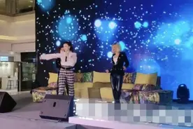 42岁知名歌手太落魄？现身商演卖力吆喝无人理，被嘲像杀马特？图片