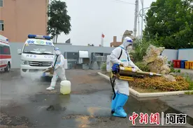 救完水灾抗疫情，这支救援队一直在郑州图片