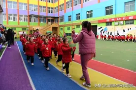 「童心聚梦共奔跑」西关幼儿园开展第三届冬季亲子趣味运动会图片