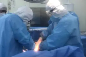 命悬一线！男子脾肾破裂、全身血流干！图片