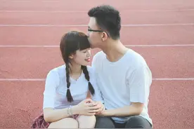 那年秋天，一个寒冷的傍晚，我成为了他的女人图片