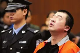 李磊：因六百万拆迁款，他杀害自家六口人，最小的被害人仅2岁图片