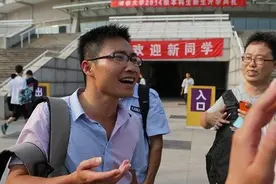 为考清华复读8年，北大录取也不上的"高考疯子"，他现在怎样了？图片