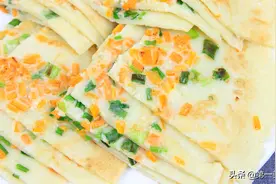 一盆面粉，两个鸡蛋，搅一搅，快速做出鸡蛋煎饼，柔软鲜香图片
