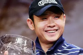 刀郎二婚后的老婆长得年轻貌美，幸福美满图片
