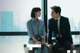 邱泽与小22岁童星文淇演情侣，同框被指像父女，网友：救救孩子图片