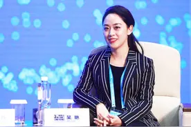 浙江美女富豪，知名企业董事长，向母校捐献一个亿图片