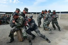 趣味活动，检验班长骨干带兵能力图片