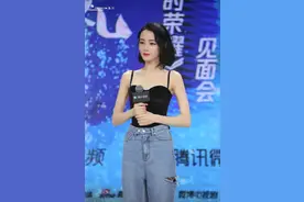 肩膀上突出的骨头是什么骨图片