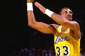NBA历史上入选全明星次数达到10次及以上的都有哪些超级巨星？图片