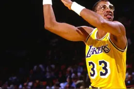 NBA历史上入选全明星次数达到10次及以上的都有哪些超级巨星？图片