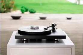 顶尖素质黑胶模拟敲门砖降临，Pro-Ject Debut PRO黑胶唱盘图片