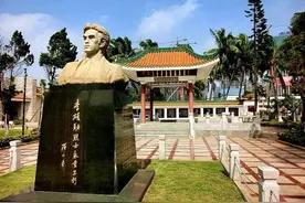 李硕勋28岁牺牲，妻不改嫁独自抚养两个孩子，周总理给予温暖关怀图片