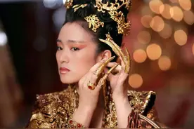 后宫的贵妇为什么喜欢带长指甲？除了能干坏事外，还可以方便太监图片