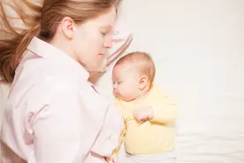 母乳喂养有助于早产儿大脑发育吗？早产儿如何进行母乳喂养？图片