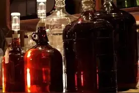 喝自酿红酒比喝假红酒更要命？图片