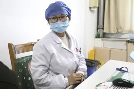 一穿牛仔裤肚脐就发痒，元凶竟是两颗金属纽扣图片
