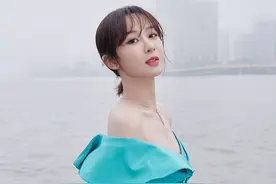 杨紫李现的超长售后：生日互送祝福、上台一起领奖、晚会搀扶杨紫图片