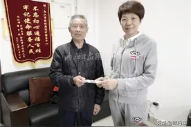 1年100元，100年1万元！四川内江89岁老党员交来特殊党费感党恩图片