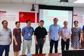 福建省中学名校长周君力工作室成员莅临厦门一中集美分校调研指导图片