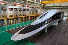 世界首台高温超导磁悬浮列车，时速620公里，中国制造又创新纪录图片