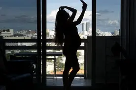 孕妇入境美国后，签证被撤销还能合法停留吗？图片