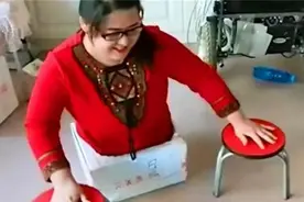 “无腿妈妈”力排众议，试管生下对双胞胎，如今孩子5岁过得如何图片