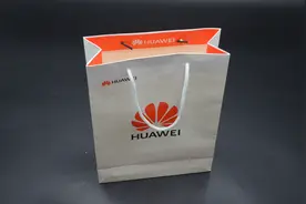 纸质手提袋别扔了，剪几刀，放在卫生间真实用，一年省下不少钱图片