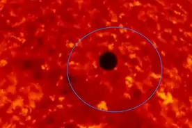 外星人在获取能量？太阳表面疑出现UFO，这已不是第一次出现图片