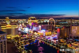 拉斯维加斯，一座建在沙漠中的城市，每年游客竟达4000万图片