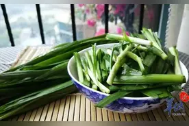 春天养肝健脾喝啥汤？ 韭菜鲜山药滚鸭血汤适合全家人！图片